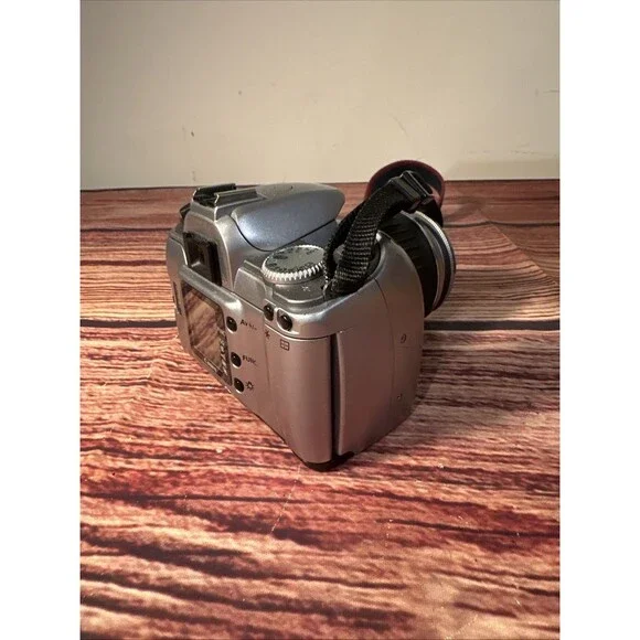 Canon Eos Old Camera 90s Canon EOS 750 35mm Autofocus SLR FILM